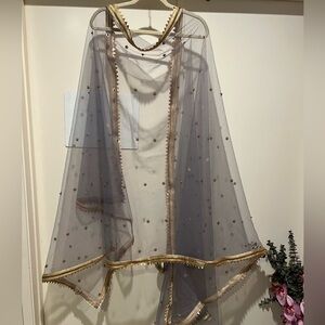 Grey dupatta in net, one size